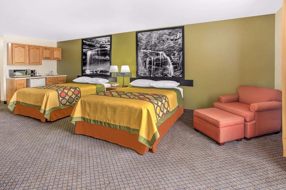 Super 8 by Wyndham Galva photo 9