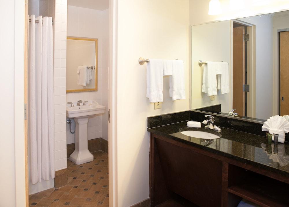 The University of Georgia Center for Continuing Education & Hotel photo 51