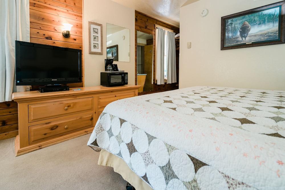 Battle Creek Lodge photo 8