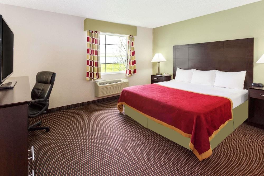 Baymont by Wyndham Beloit photo 2