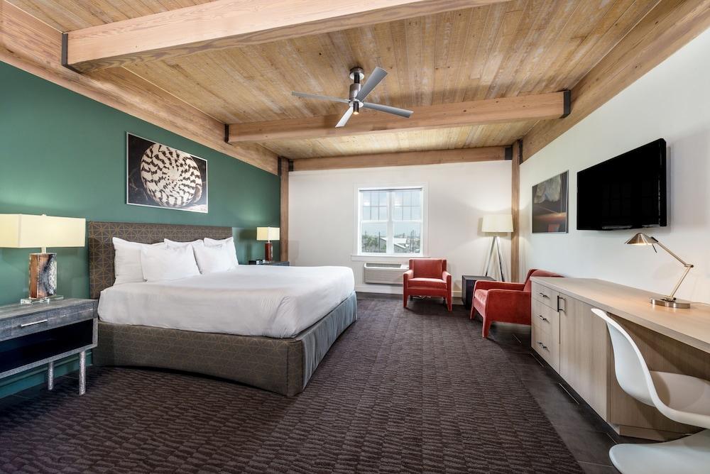 Harbor House Hotel and Marina at Pier 21 photo 16