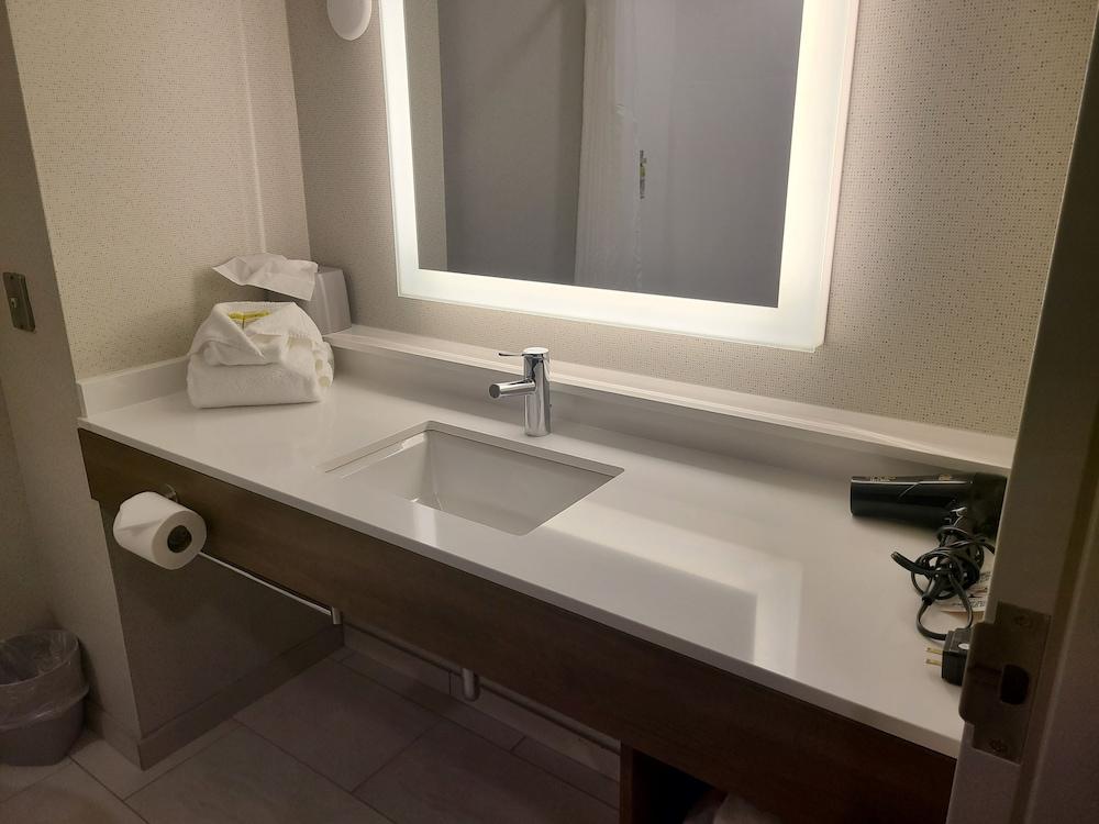 Holiday Inn Express Newton Falls by IHG photo 22