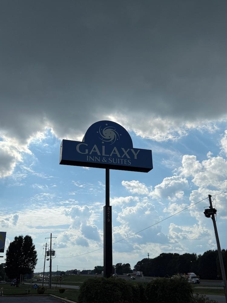 Galaxy Inn & Suites photo 11