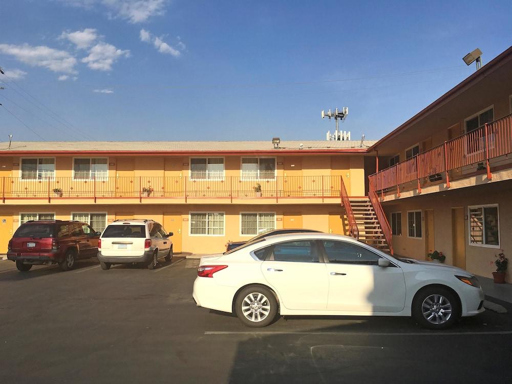 Americas Best Value Inn Beaumont, CA photo 2