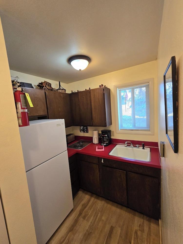 Chateau Rouge Condominiums photo 74