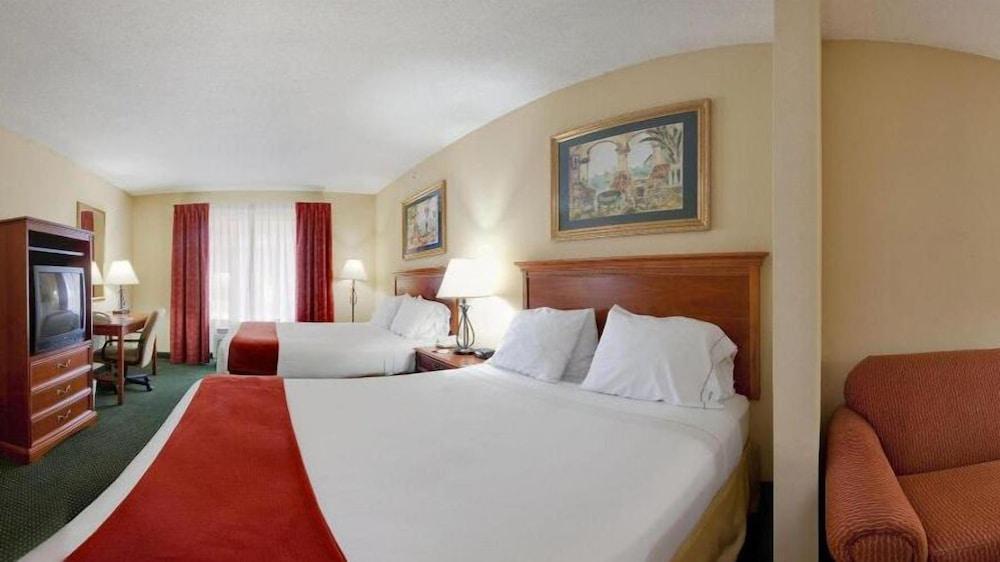 Holiday Inn Express Hotel & Suites Brooksville West by IHG photo 29