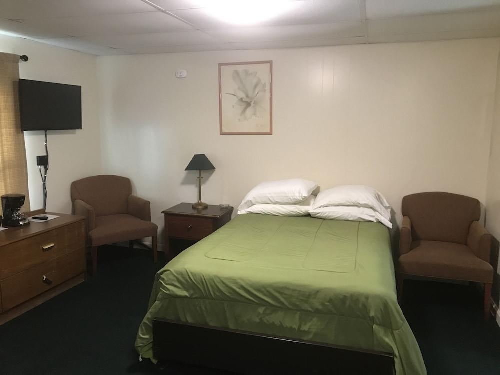 The Evergreen Motel photo 35