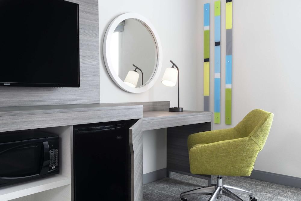 Hampton Inn O'Fallon photo 8