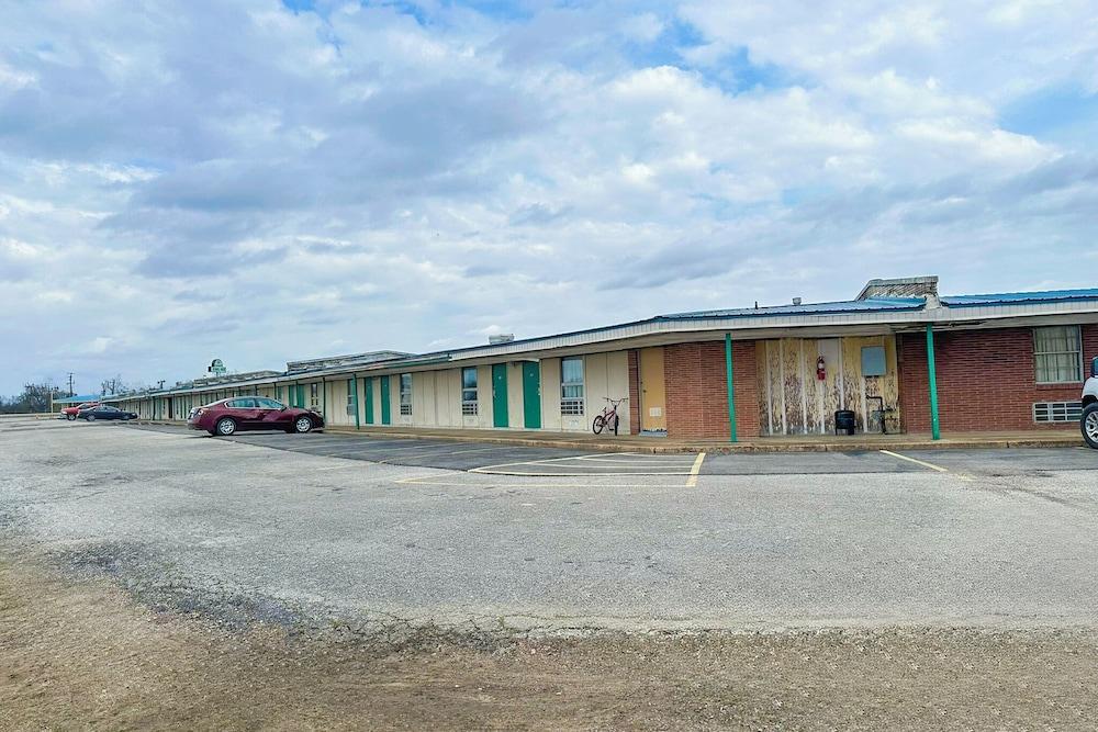 Shamrock Kings Inn By Oyo Marked Tree I-555 photo 95