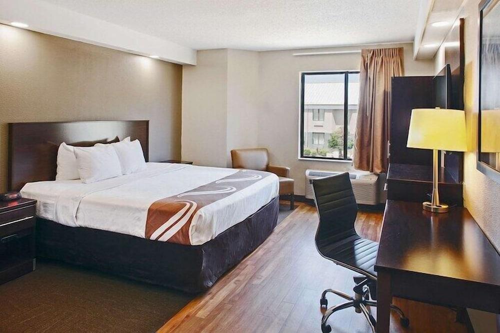 Spark by Hilton Bentonville photo 2