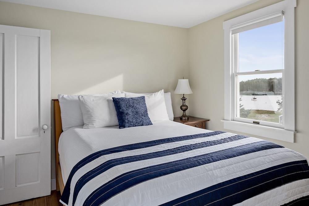 East Wind Inn on the Water photo 67