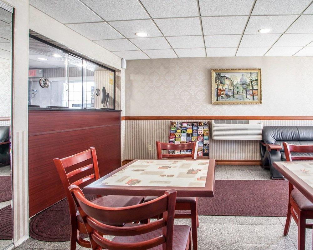 Rodeway Inn Jersey City North photo 3