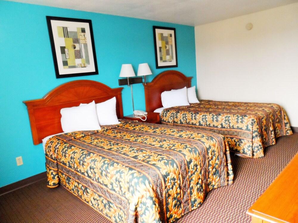 Courtesy Inn photo 5