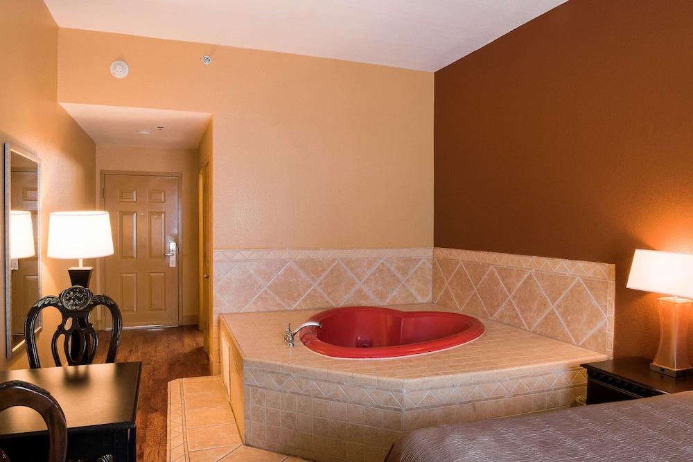 Americas Best Value Inn & Suites Griffin photo 12