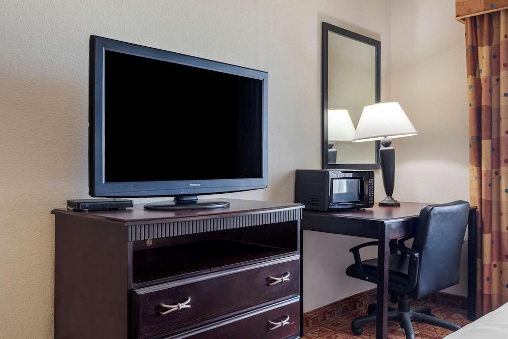 Lake Texoma Inn and Suites to match IHG photo 21