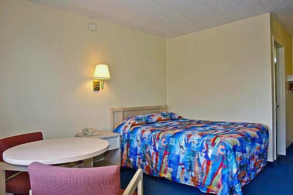 Motel 6 Portland, OR - Downtown photo 10
