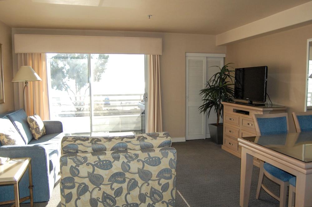 Hilton Vacation Club Riviera Beach & Shores photo 9