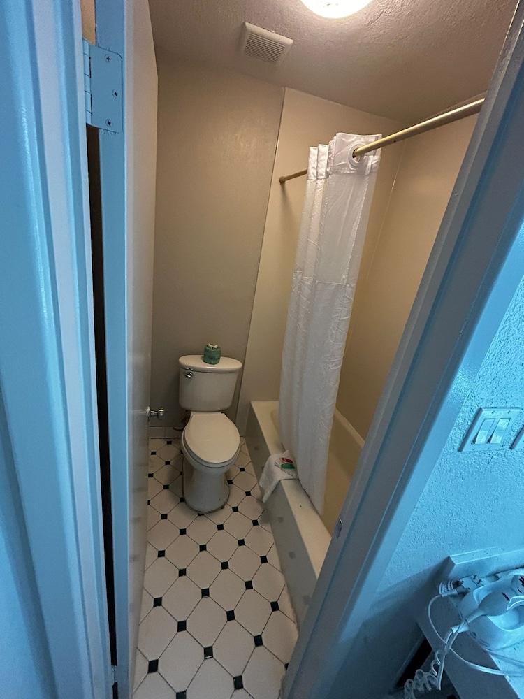 Quality Inn & Suites photo 27