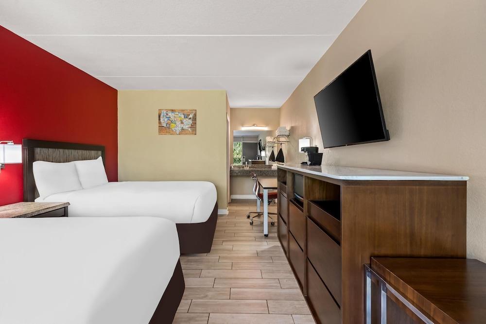 Econo Lodge Jennings photo 24