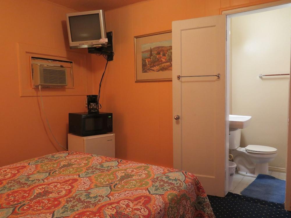 Pillow Talk Motel photo 24
