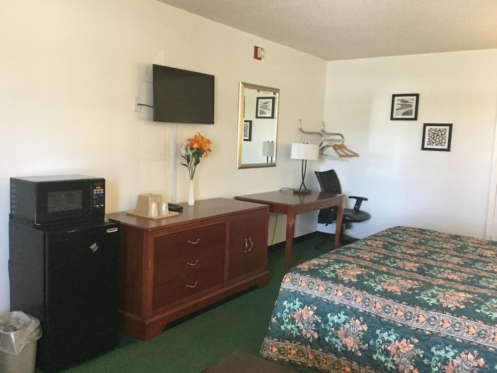 American Inn photo 15