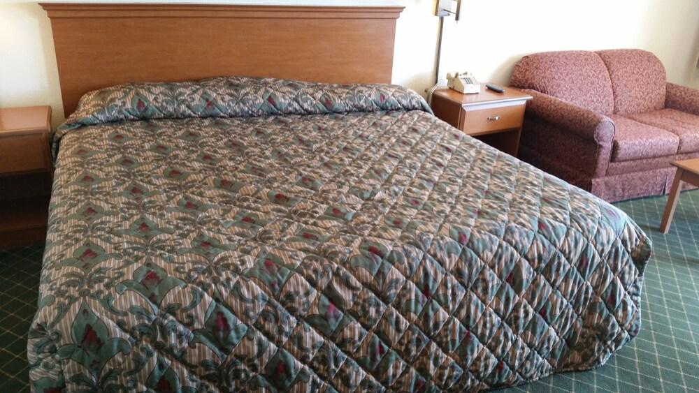Economy Inn photo 32