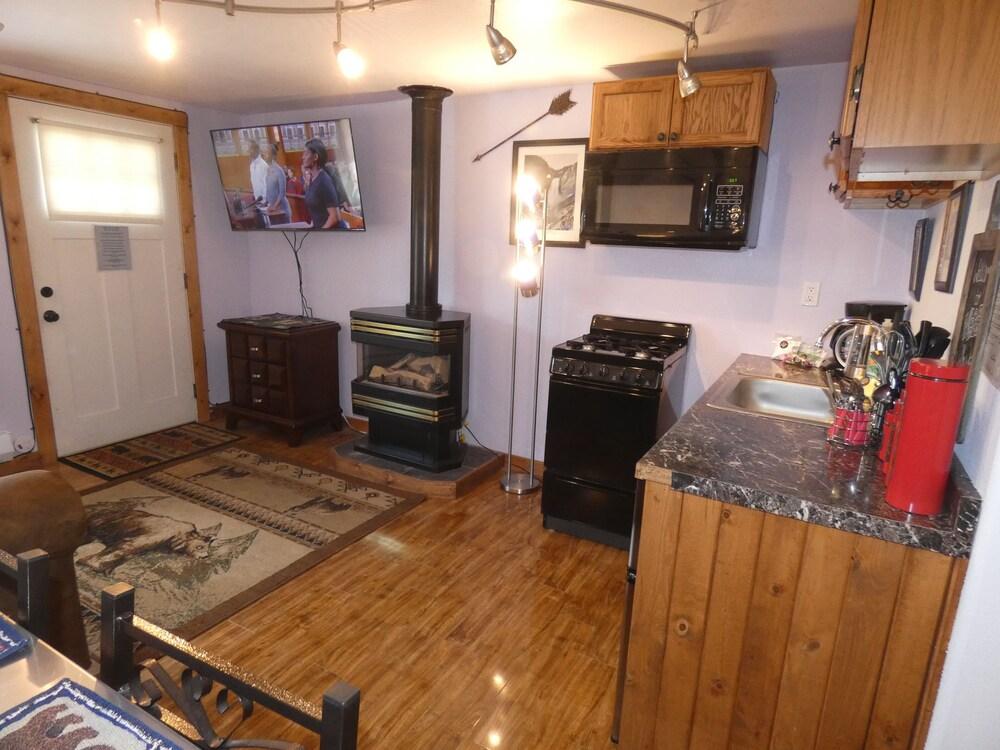 Yellowstone Motel - Adults Only photo 73
