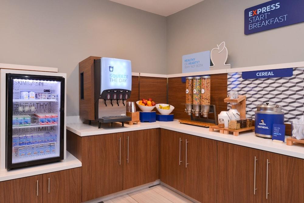 Holiday Inn Express & Suites Abilene by IHG photo 37