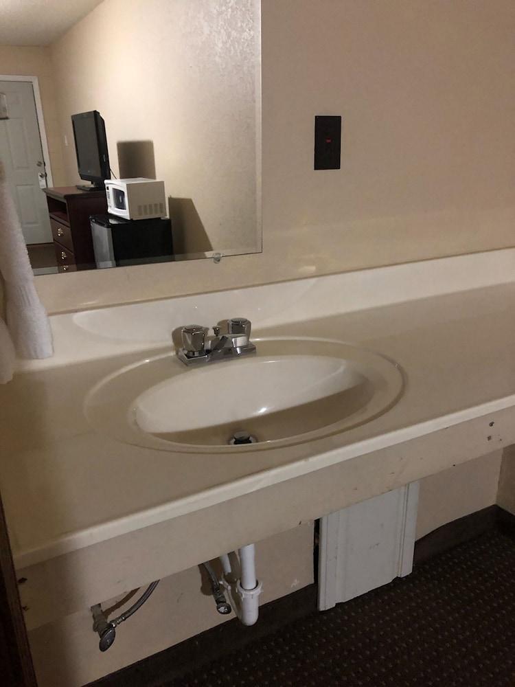 Triangle Inn Motel photo 11
