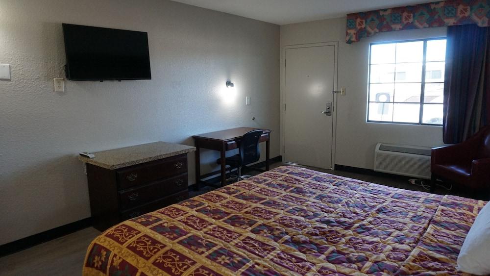 Red Roof Inn Tucson – Vail photo 10
