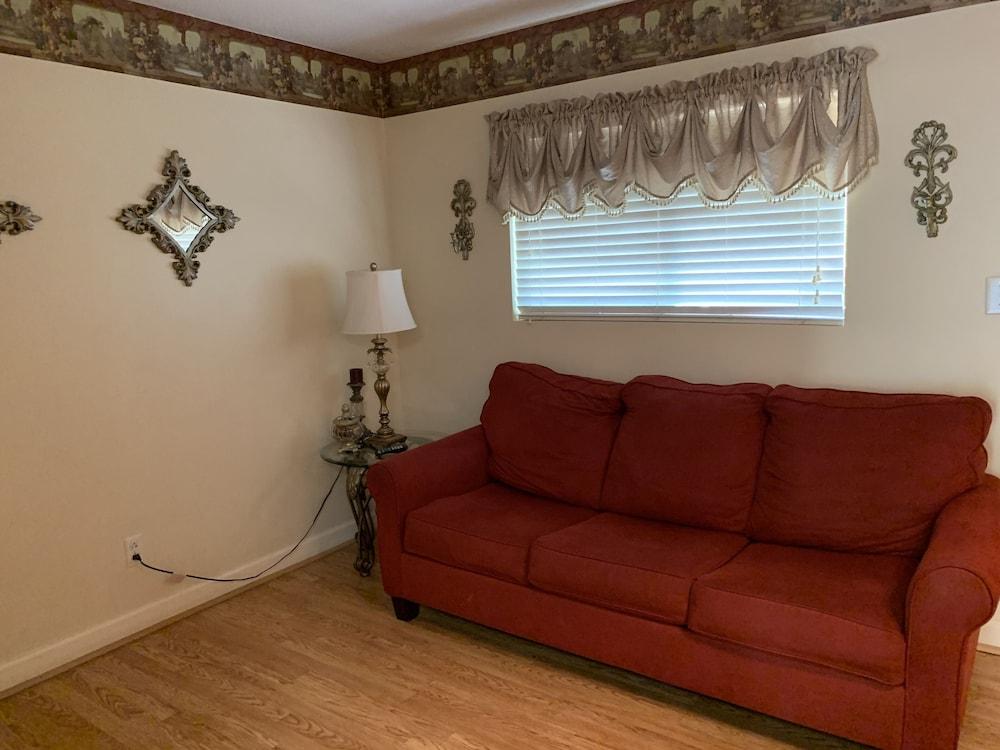 Oak Square Rentals photo 83
