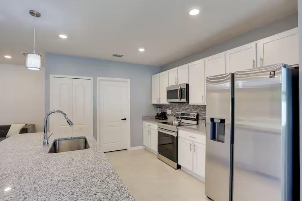 Palm Breeze Lux Stay - Port St. Lucie photo 6