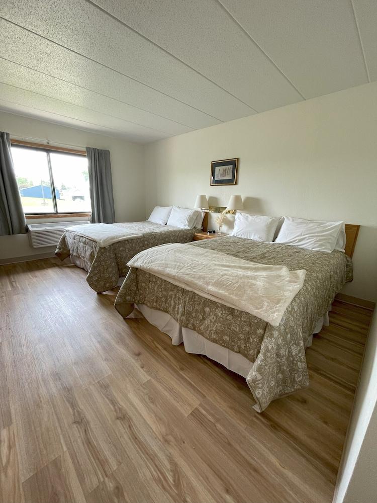 Hygge Inn & Suites photo 2