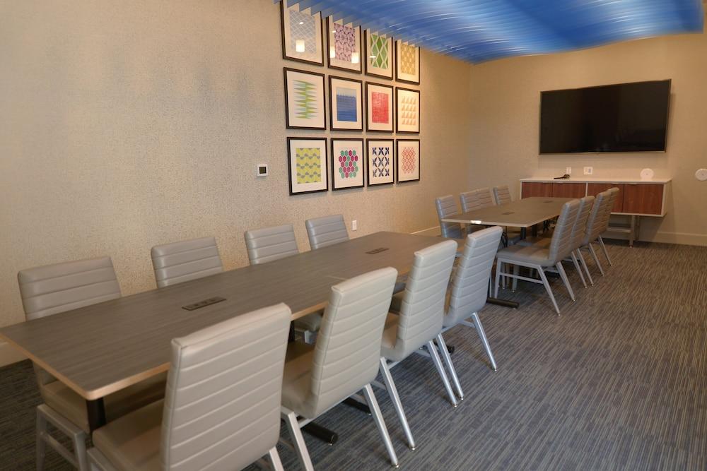 Holiday Inn Express & Suites Onalaska La Crosse Area by IHG photo 35