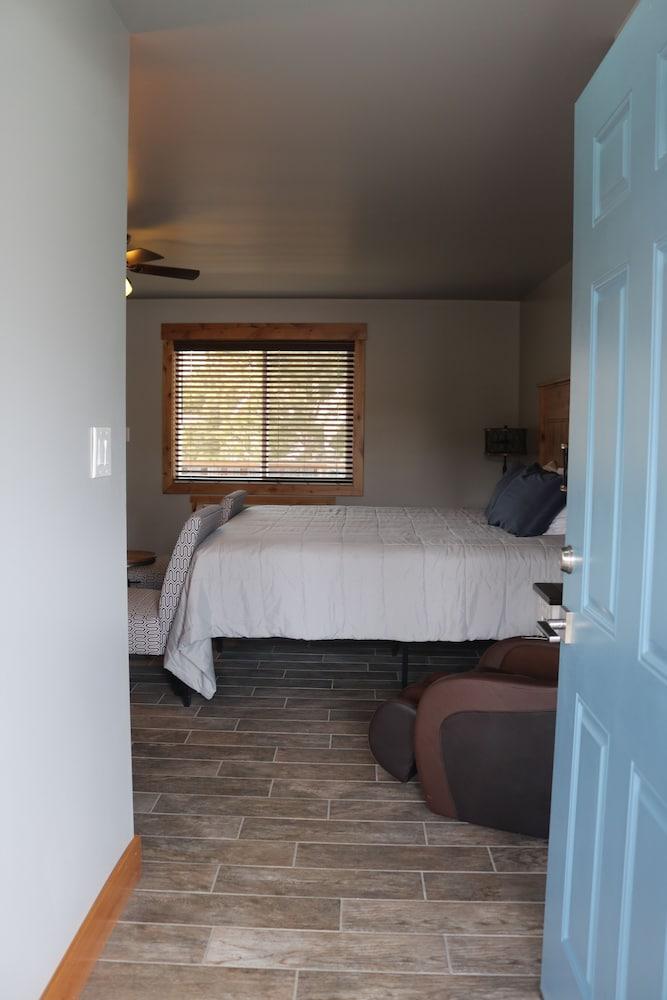 Columbine Inn photo 49