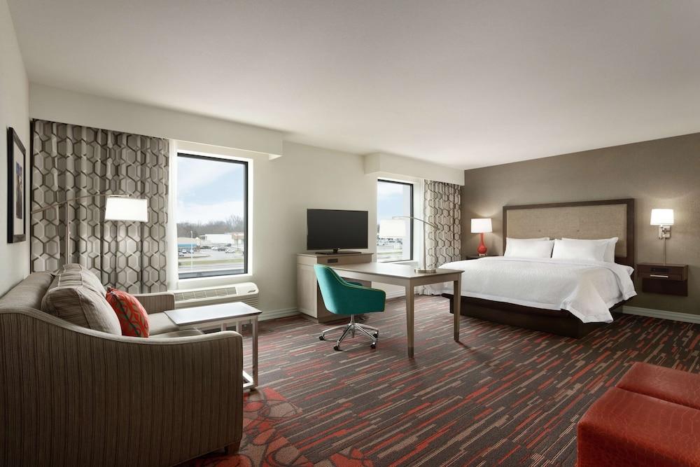 Hampton Inn & Suites St. Louis/Alton photo 8
