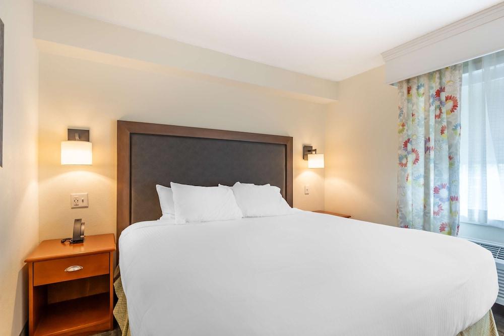 Best Western Plus University Park Inn & Suites photo 81