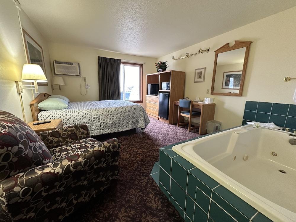 Days Inn by Wyndham Fergus Falls photo 22