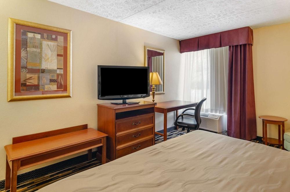 Quality Inn near Martinsville Speedway photo 23