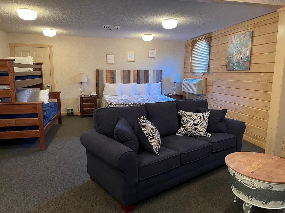 Paddle Wheel Inn photo 5