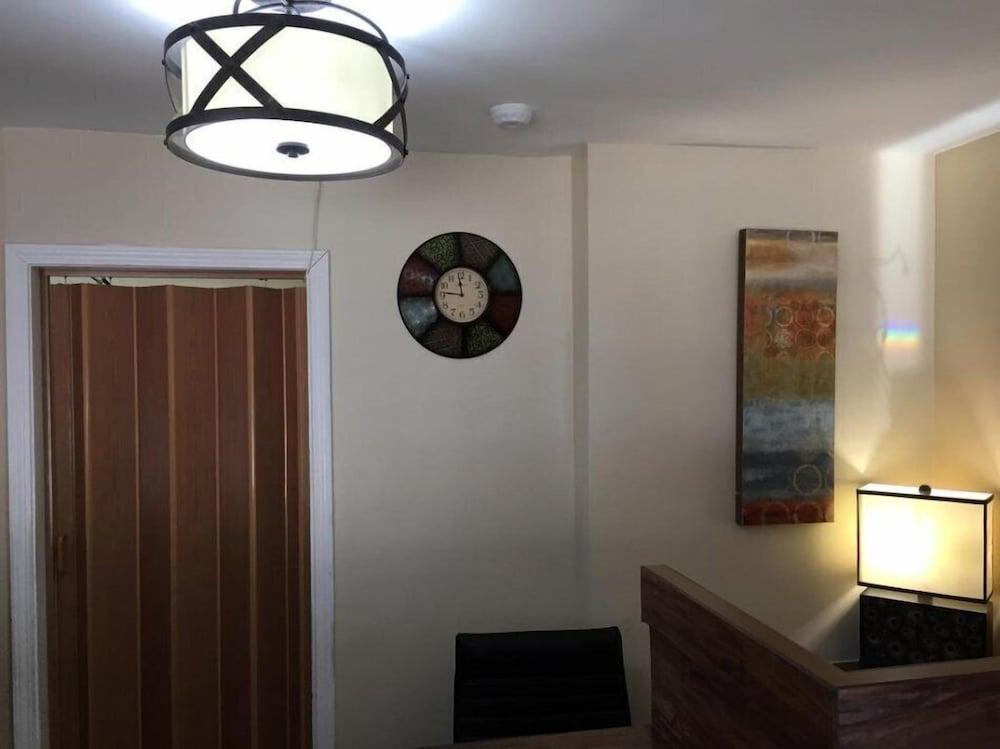 Civic Center Inn photo 8