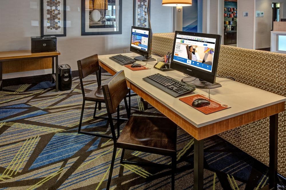 Holiday Inn Express Hotel & Suites Jackson NE by IHG photo 29