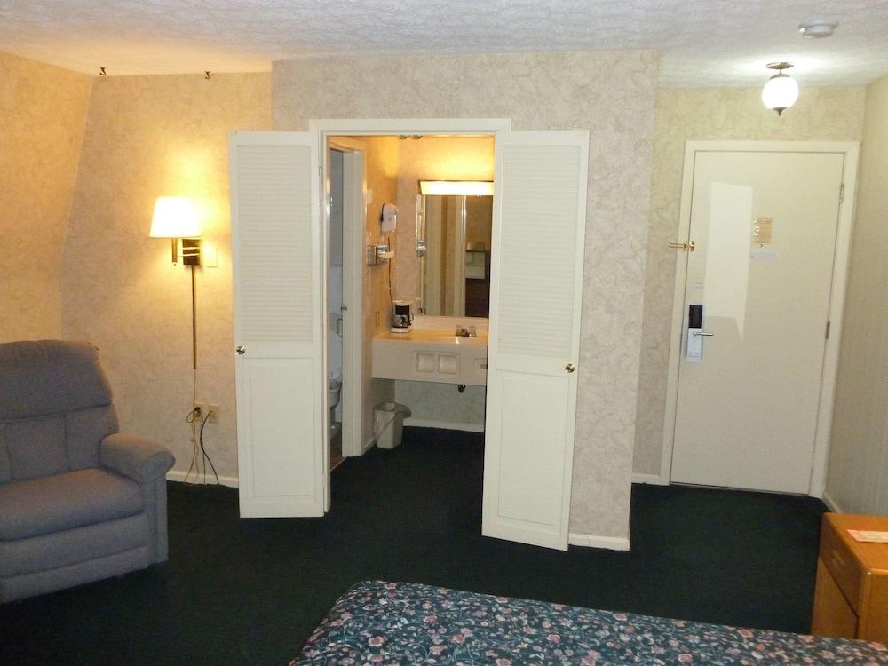 Guest Keeper Inn photo 8
