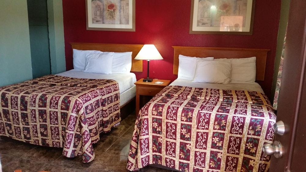 El Rancho Motel photo 8