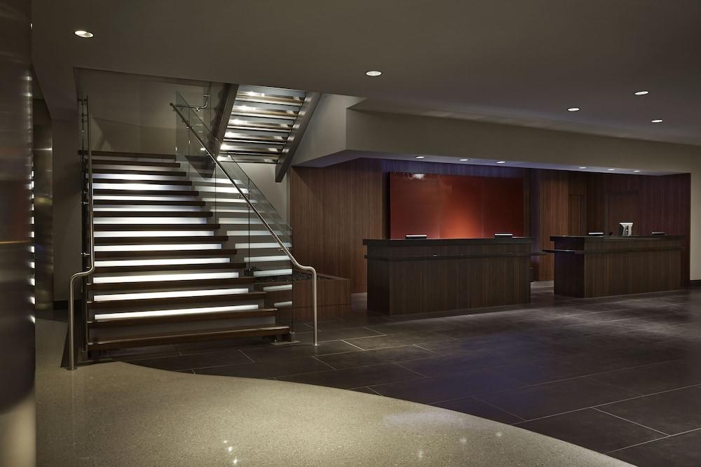 Embassy Suites by Hilton Washington DC Chevy Chase Pavilion photo 5