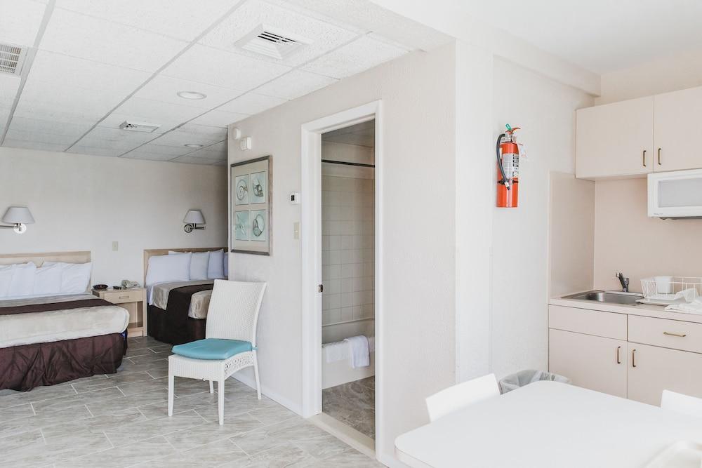AA Heart of Wildwood Motels photo 9
