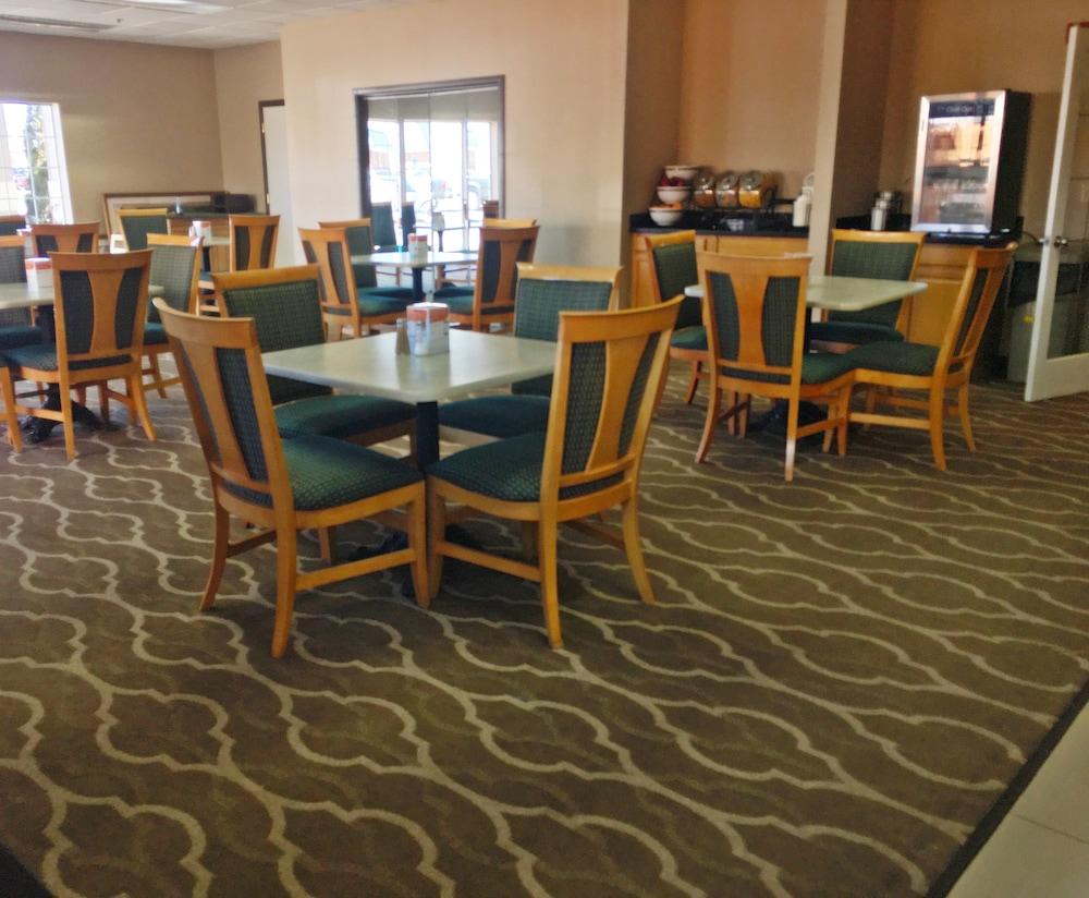 Comfort Inn & Suites Klamath Falls photo 46