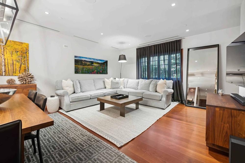 Solaris Residences photo 53