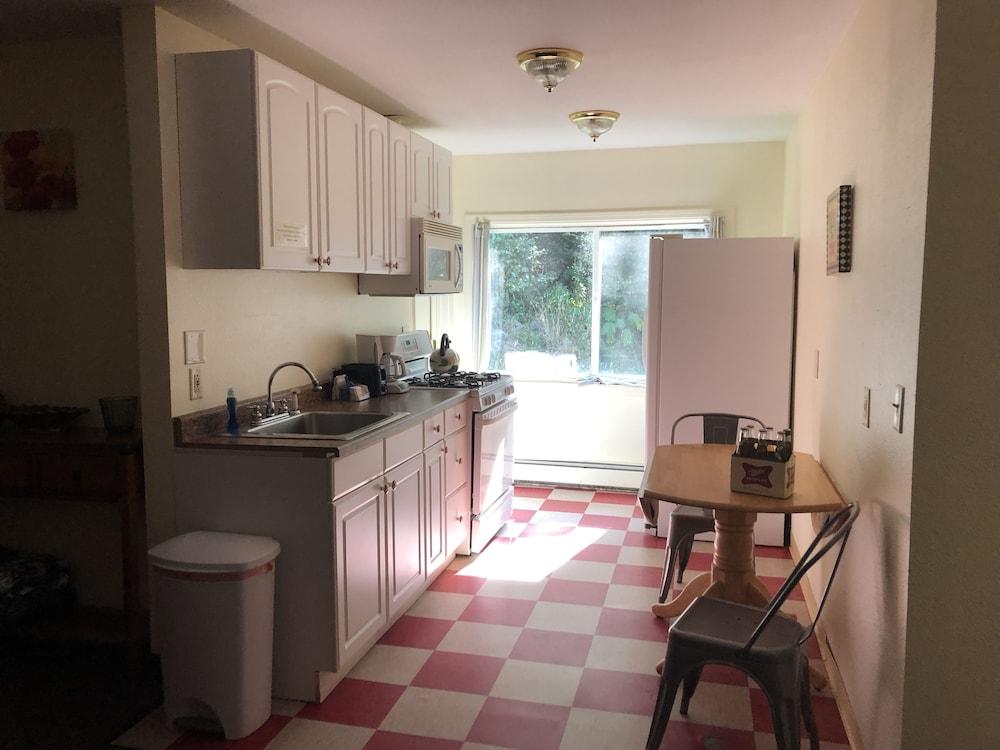 Bird Creek Motel photo 2