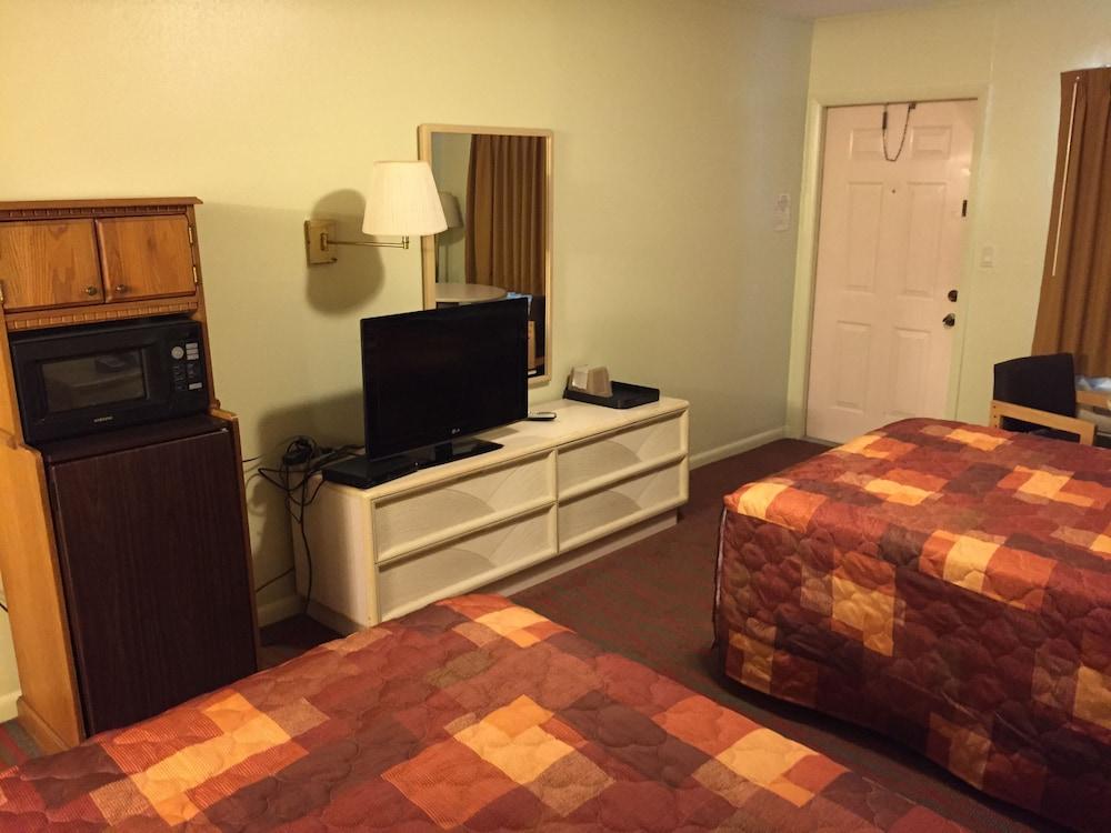 Sebring Inn photo 4